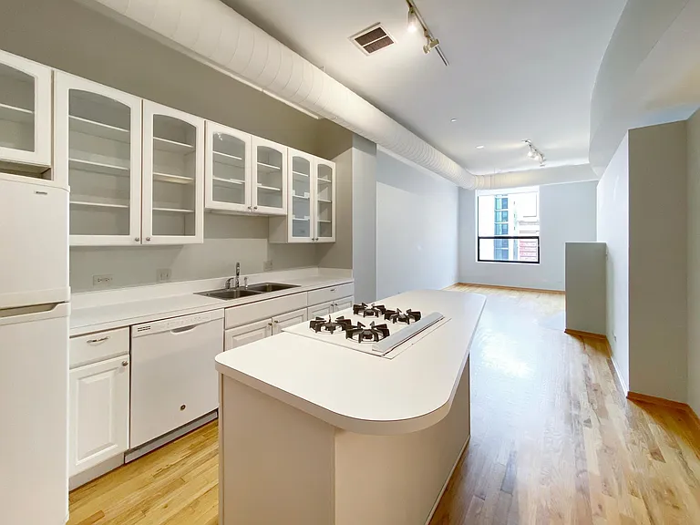 910 S Michigan Ave #1009 — Photo 1