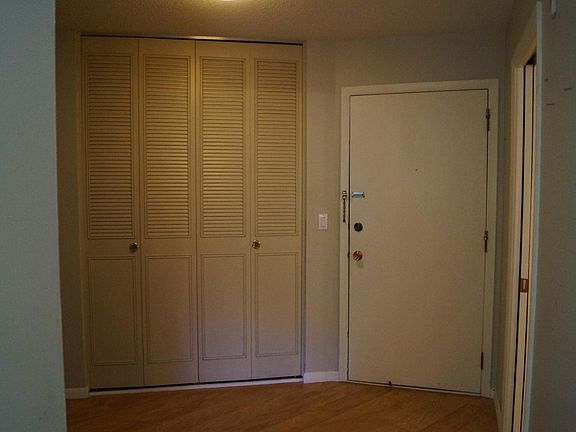3rd image of 10113 34th St W #338