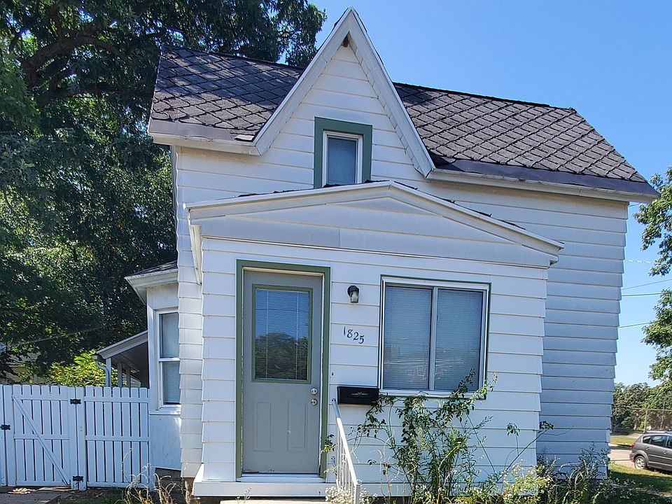 1st image of 1825 Oakwood Ave NE