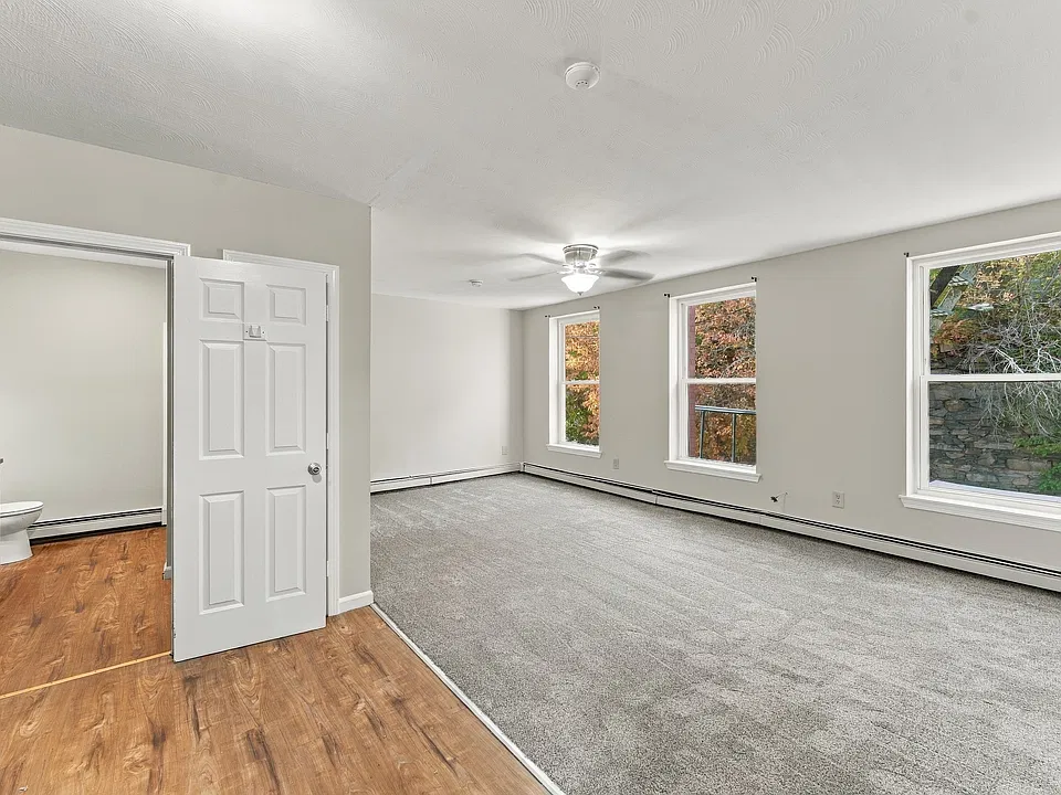 70 Main St #2R