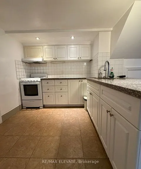 8 Balaclava Dr #BASEMENT — Photo 9