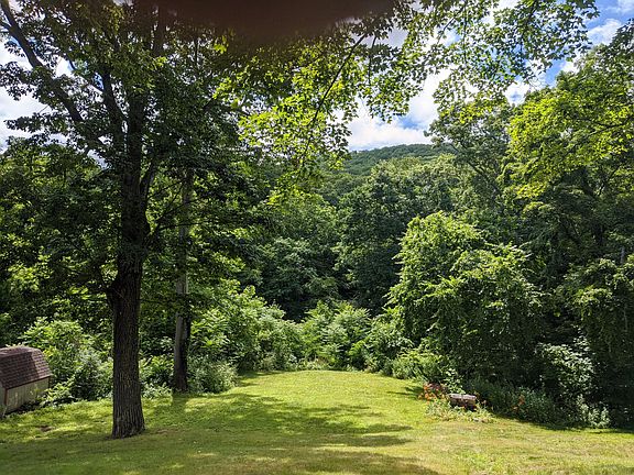 4th image of 73B Mountain Ave