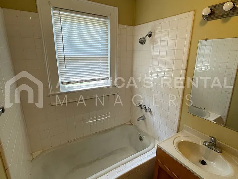 1701 Berkley Avenue — Photo 18