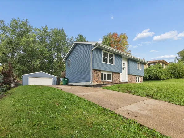 460 S Hickory Blvd, Pleasant Hill, IA 50327