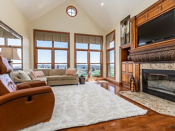 4th image of 20745 Country Squire Ln