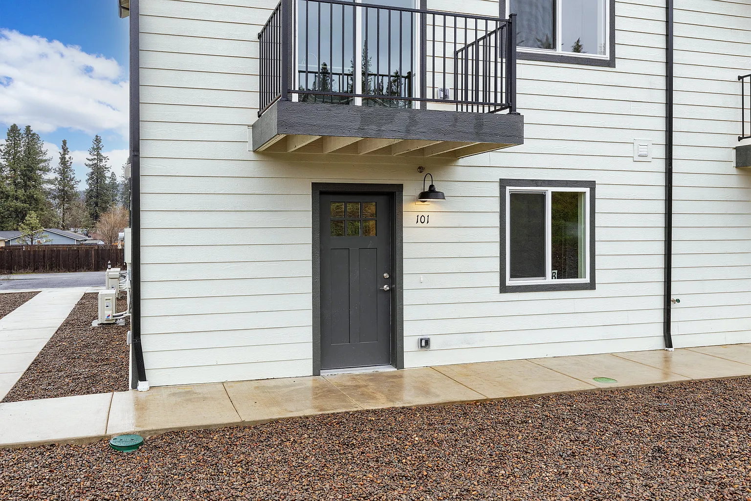 101 Erickson Ave #B photo 1