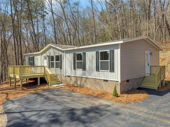 136 Poplar Dr, Dawsonville, GA 30534