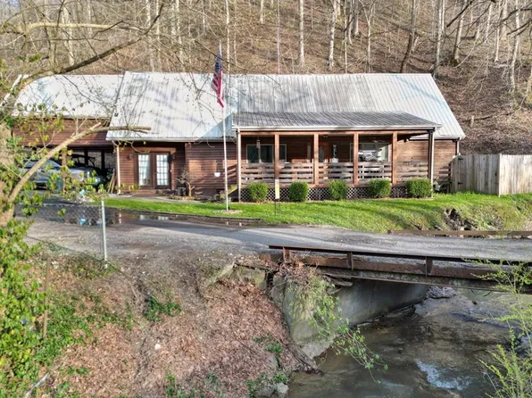 9 Campbell Ln, Pikeville, KY 41501