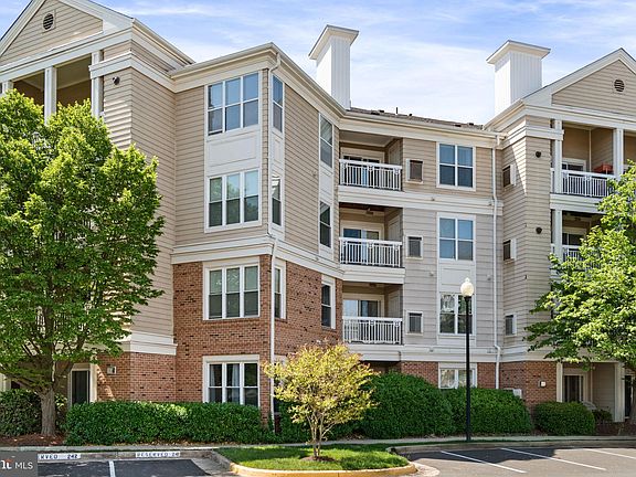 2nd image of 2204 Westcourt Ln APT 117