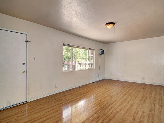 3rd image of 757 Belasco Ave