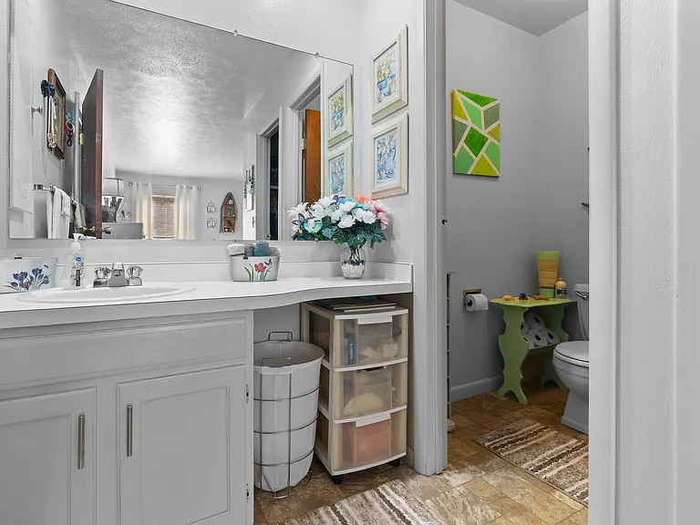 Creekside Terre Apartments — Photo 24