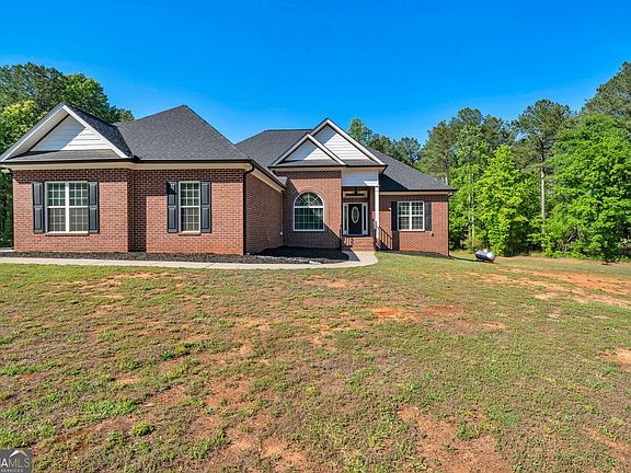2nd image of 2594 Lassiter Rd