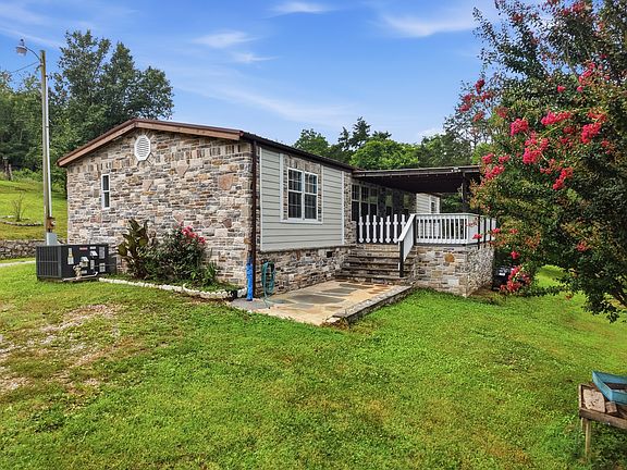 3rd image of 47 Riddleton Cir