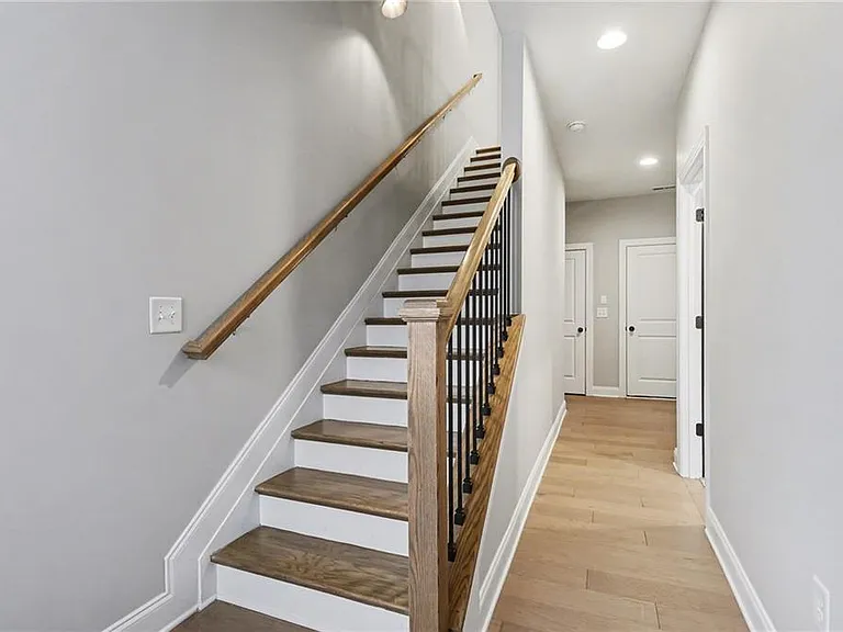 1258 Epping Ln — Photo 24