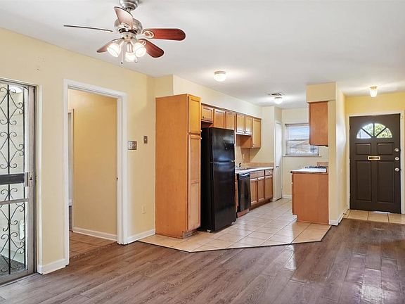 2nd image of 3521 Kent Dr