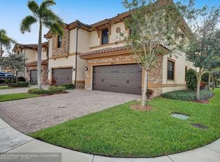 8451 Lake Majesty Ln, Parkland, FL 33076