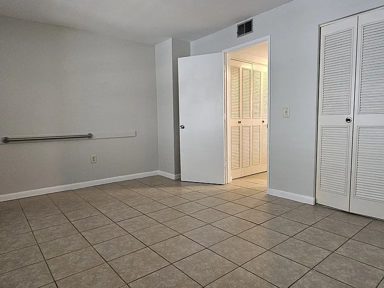 911 Washington Ave SW #117 — Photo 10