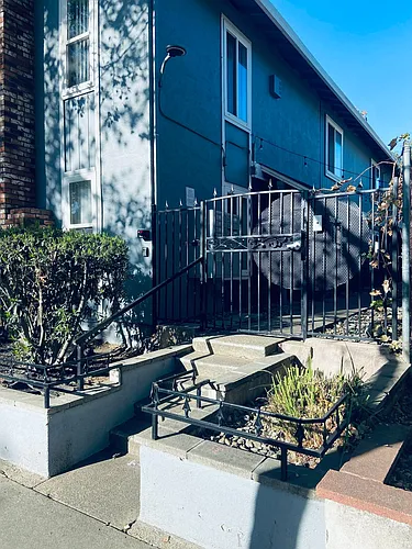 1717 W St Photo 1
