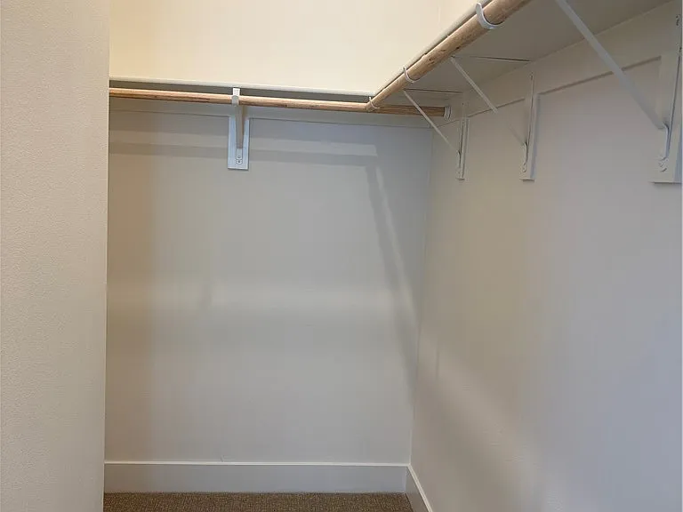 7268 Ellington Dr — Photo 15