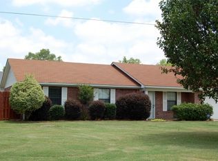 1257 Meadowview Dr, Longview, TX 75604