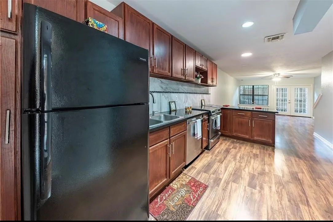 2 bed, 1106 sqft, $1,400 — Photo 4