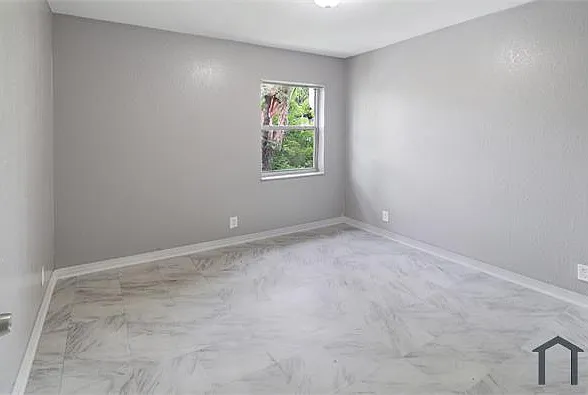1322 Silverado — Photo 21