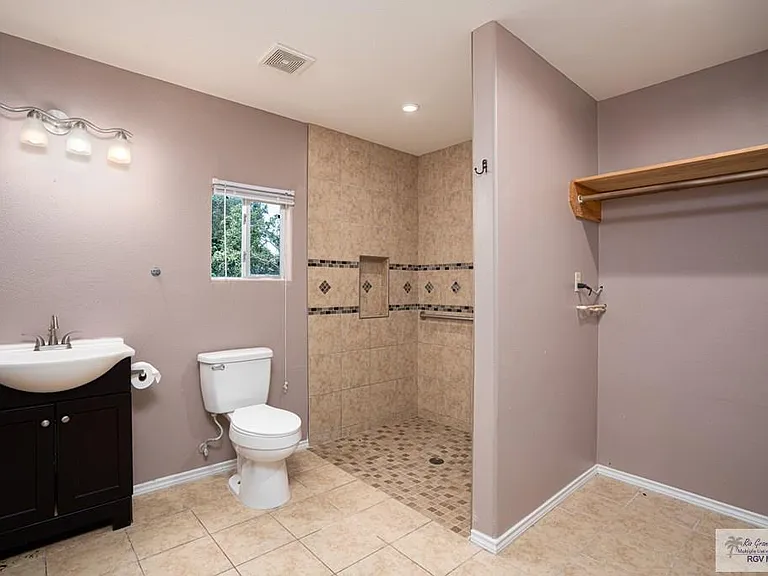 2202 Ella Ave — Photo 29