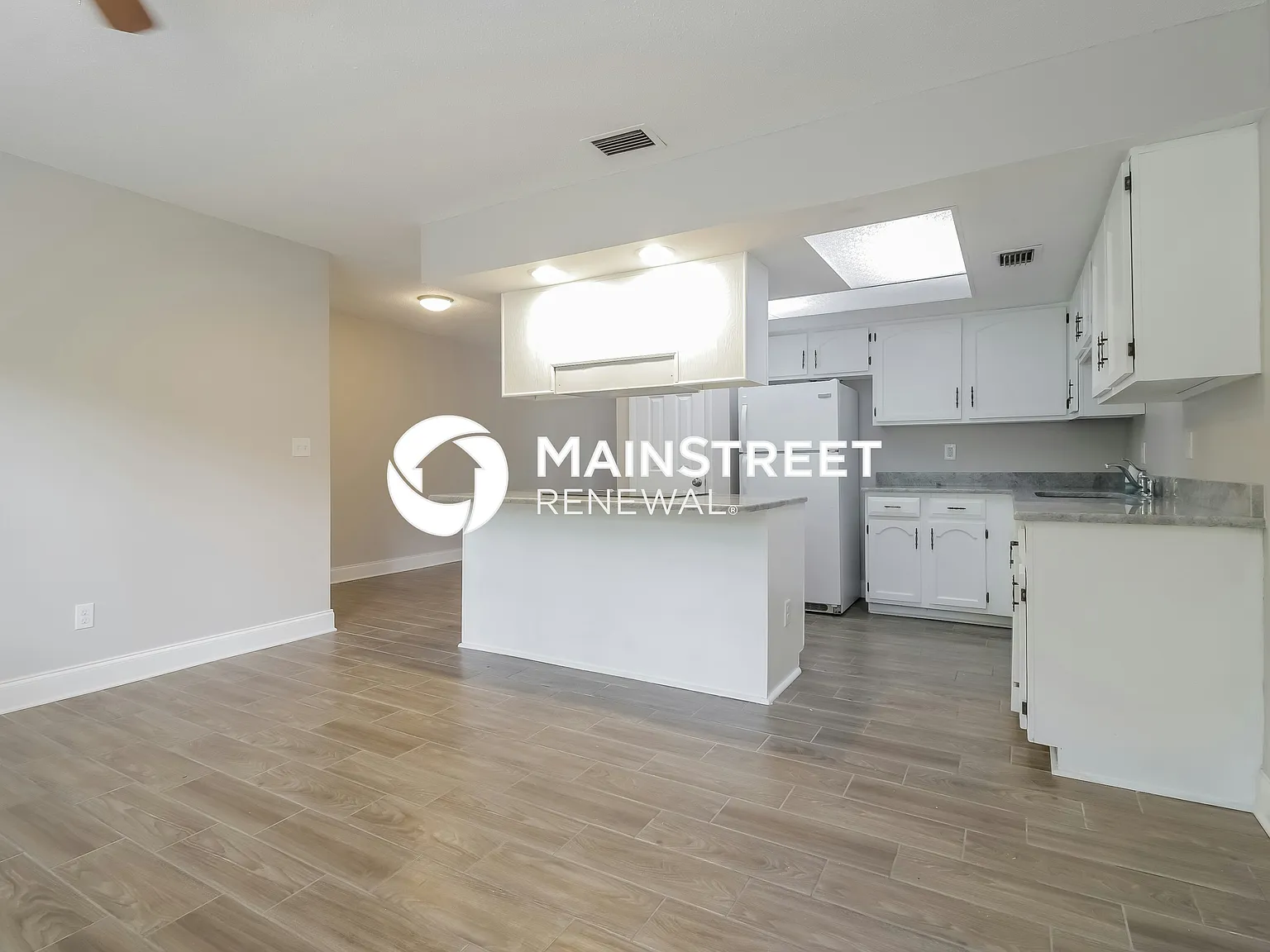 44 Plover Ave — Photo 3