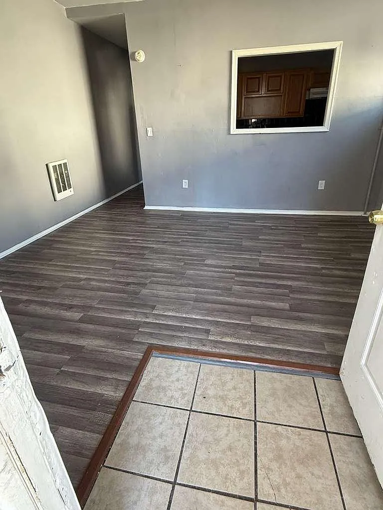 3 bed, 850 sqft, $1,400 — Photo 2