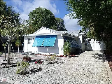 616 SW Cleveland Ave — Photo 1