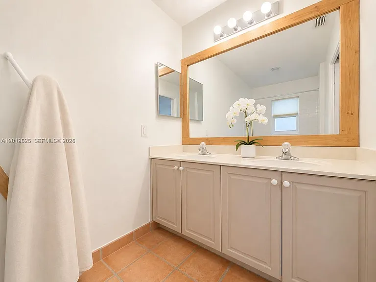 2616 Oakbrook Ct — Photo 16
