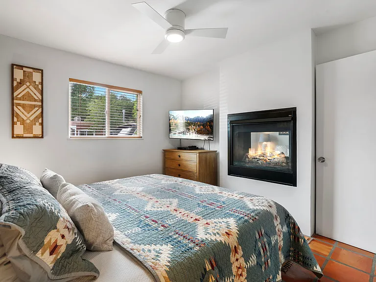 Primary Bedroom / King Bed