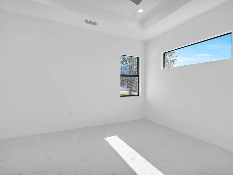 1021 Chiquita Blvd N — Photo 15