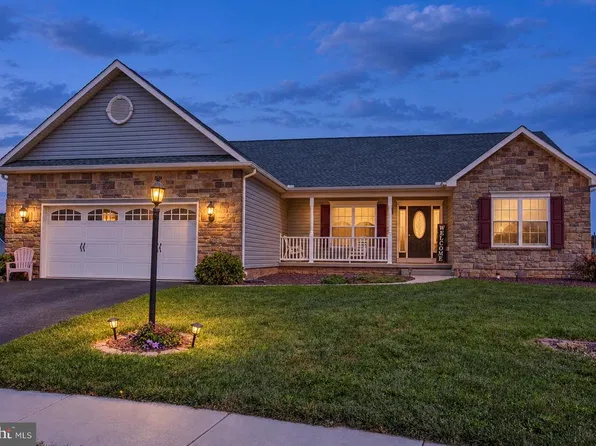 16 Clover Ct, Abbottstown, PA 17301