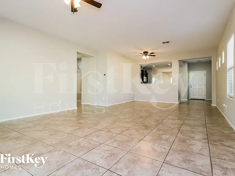 19280 W Madison St — Photo 5