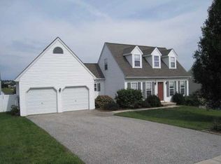 35 Chatham Ln, Red Lion, PA 17356