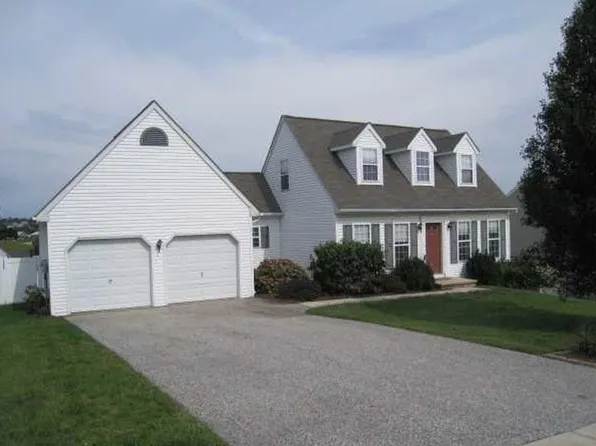 35 Chatham Ln, Red Lion, PA 17356