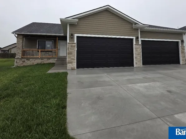 7919 Kallum Dr, Lincoln, NE 68516