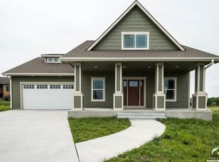 1106 Signal Lake Ct, Baldwin City, KS 66006