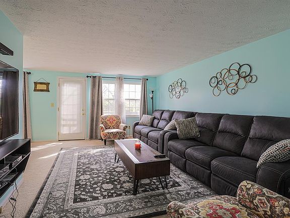 4th image of 10854 Lake Thames Dr
