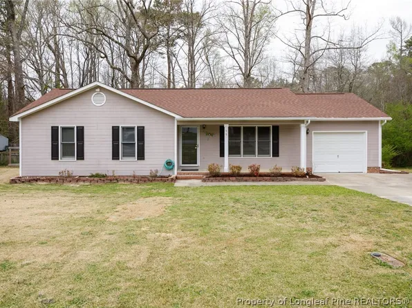 79 S Hillside Dr, Spring Lake, NC 28390