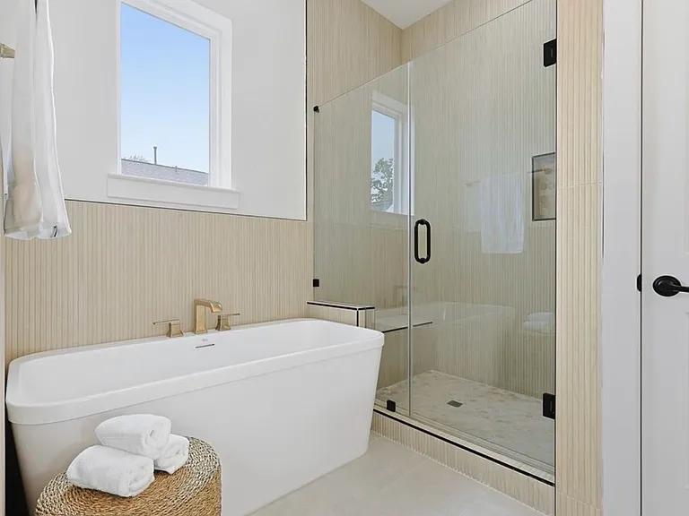 8904 Sunshine Laverne Ln — Photo 12