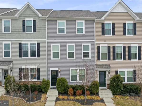 135 Presidents Pointe Ave, Ranson, WV 25438