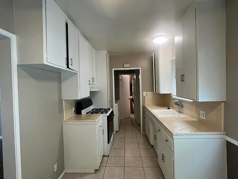 255 E Center St — Photo 6