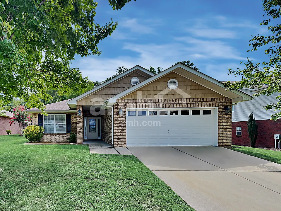 1762 Woods Ln