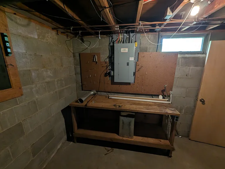 4433 Parkdale Ave NW — Photo 6