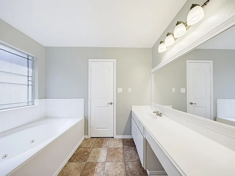 16130 Coleburn Dr — Photo 30
