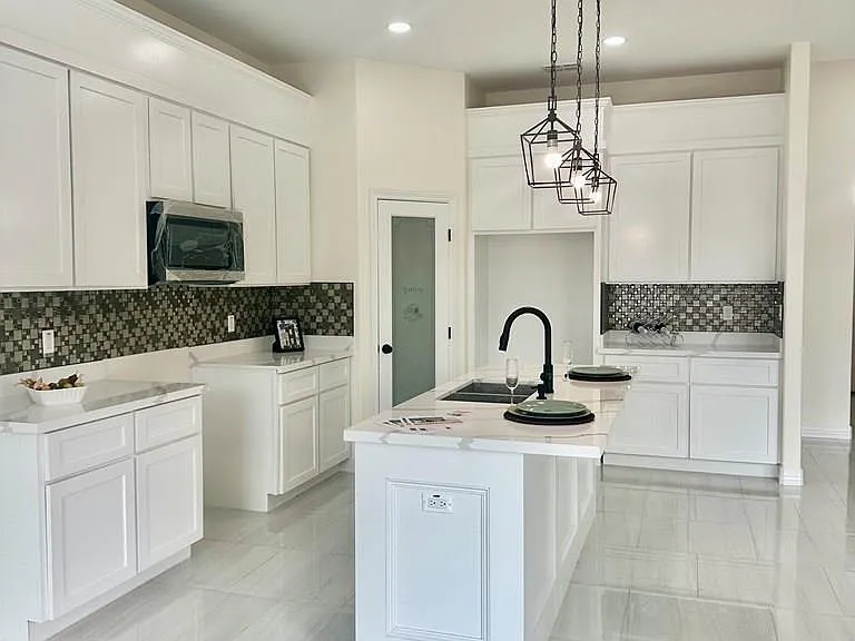718 Ava Dr — Photo 11