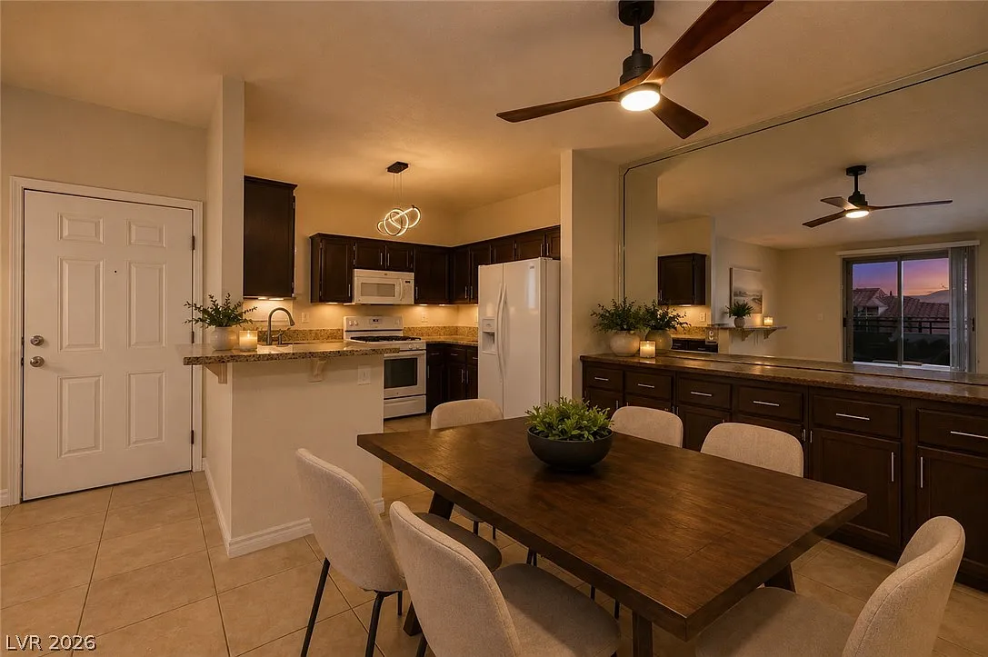 3 bed, 2.0 bath, 1244 sqft, $1,790 — Photo 2