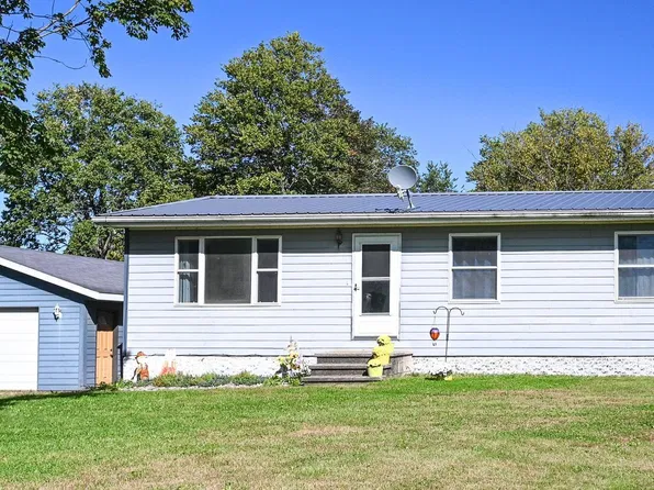1863 Honey Creek Rd, Manchester, IA 52057